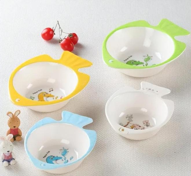 多毒?重金属超标危害健康看你家有没有麻将胡了2试玩遭曝光的“釉上彩碗”有(图2) 多毒?重金属超标危害健康看你家有没有麻将胡了2试玩遭曝光的“釉上彩碗”有(图2)